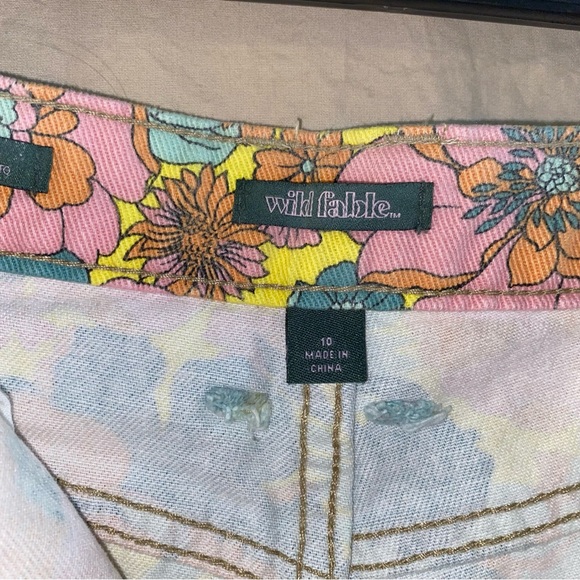 Flower Wild Fable Shorts - Picture 4 of 4